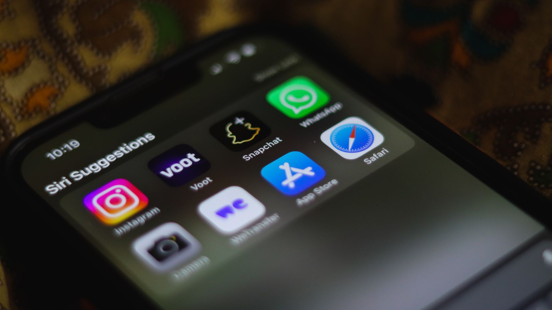 L'impact de Siri AI en français sur l'efficacité des entreprises