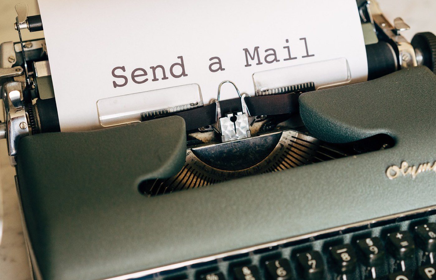 Mailchimp ou Brevo : choisir pour newsletters et automatisations