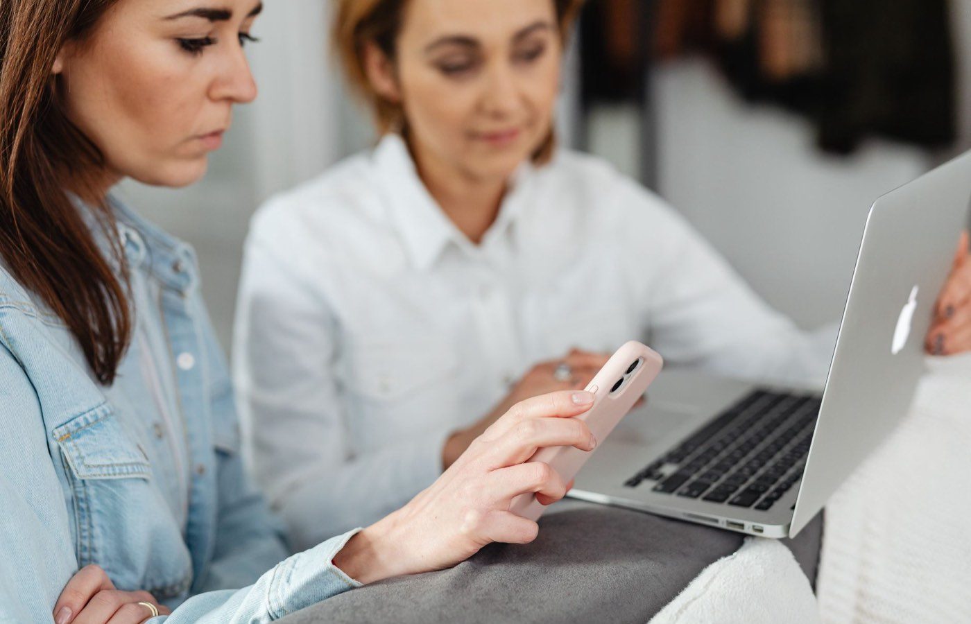Outils de prospection LinkedIn : comparatif, usages et risques