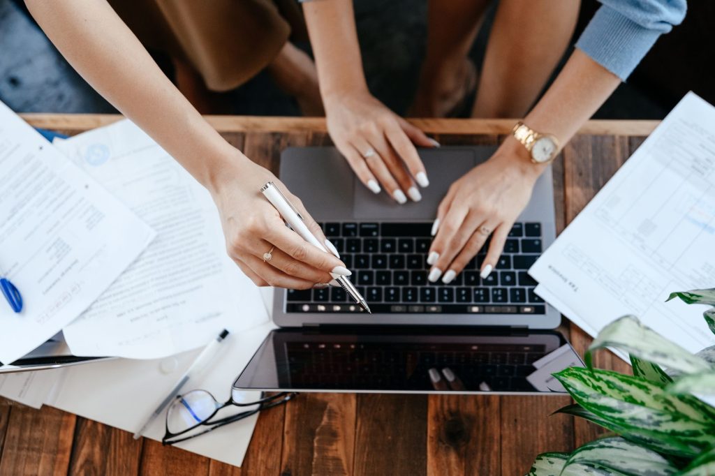 Choisir entre Notion et Airtable pour gérer projets et données