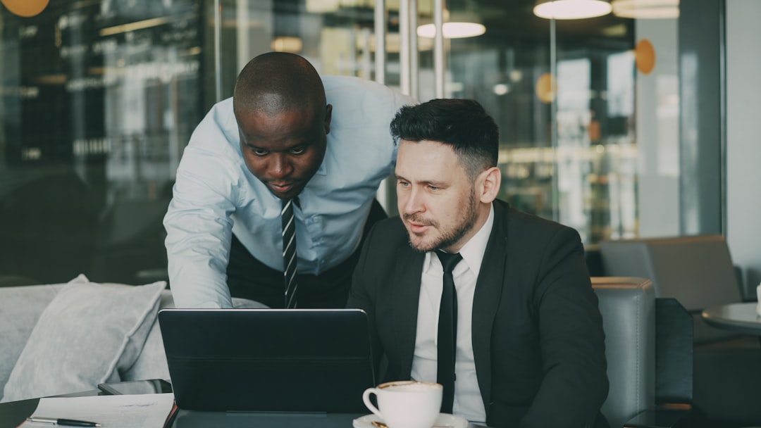 Avis Semrush pour le référencement SEO et l'analyse de mots-clés