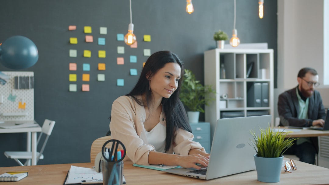 Zapier ou Make : quel outil choisir pour automatiser